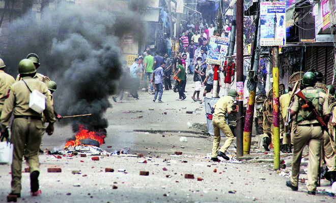 clashes on Eid in Kashmir
