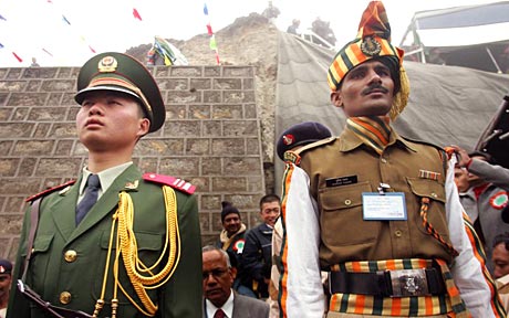 india_-_china_soldiers