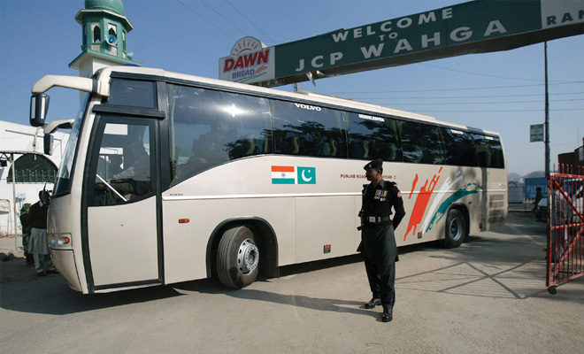 Delhi-Lahore bus